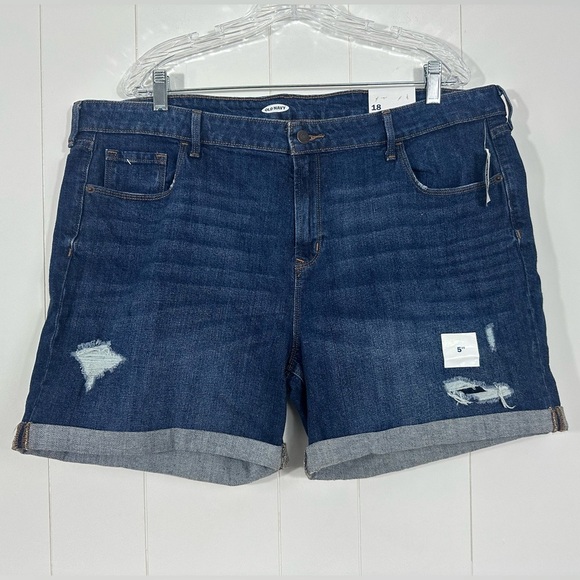 Old Navy Pants - NWT Old Navy Women’s Size 18 Mid Rise Denim Shorts 5” Inseam Distressed Cuffed